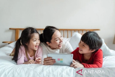 ilustrasi bermain game roblox