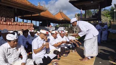 Persembahyangan bersama di Pura Kehen serangkaian dengan HUT RI ke-80.