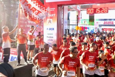 Pelepasan ribuan pelari Cellular World Merdeka Run 2025