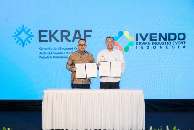 Penandatanganan Nota Kesepahaman antara IVENDO dan Injourney Aviation Services disaksikan oleh Menteri Ekraf, 14 Agustus 2025