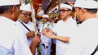 Pelaksanaan Upacara Mapurwa Daksina serangkaian Puncak Karya Memukur Jero Gede Penatih Denpasar bertepatan dengan Tilem Sasih Karo, Sabtu (23/8).