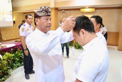 Sekda Kota Denpasar, Ida Bagus Alit Wiradana saat membuka Bimbingan Teknis (Bimtek) Operator Angkutan Laut Pelabuhan Pengumpan Lokal Tahun 2025, di Gedung Shanti Graha Denpasar, Kamis (28/8).