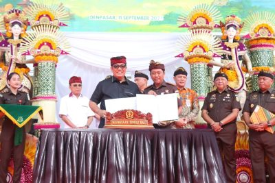Penandatanganan perjanjian kerja sama dengan Kejaksaan Negeri se-Provinsi Bali pada acara peluncuran Program Jaga Desa