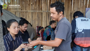 Aktivasi IKD bagi Penerima PKH di Desa Temesi