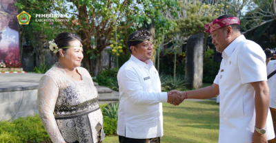 Bupati Gianyar I Made Mahayastra secara resmi melantik I Gusti Bagus Adi Widya Utama sebagai Sekda Gianyar