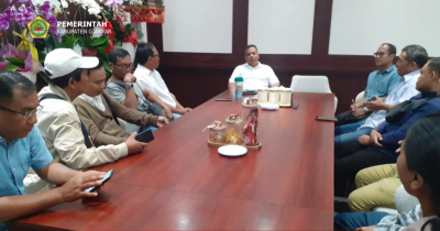 Sekda Gianyar Gus Bem melakukan sidak ke sejumlah kantor Organisasi Perangkat Daerah