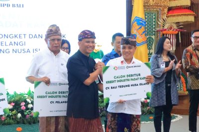Penyaluran perdana program Kredit Industri Padat Karya dari BPD Bali
