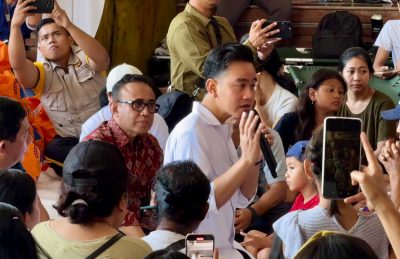 Walikota Denpasar, I Gusti Ngurah Jaya Negara bersama Wakil Walikota Denpasar, I Kadek Agus Arya Wibawa saat mendampingi kunjungan kerja Wakil Presiden RI, Gibran Rakabuming Raka di Kota Denpasar pada Jumat (12/9).