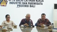 1000975921 PLN komitmen jadikan Nusa Penida pulau mandiri energi bersih