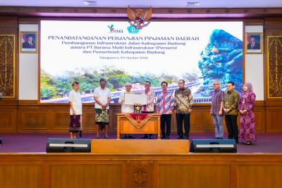 Bupati Adi Arnawa Tandatangani Perjanjian Pinjaman Daerah dengan PT SMI