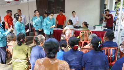 Sentuh Warga Perancak, PKK Bali Hadirkan Bantuan dan Edukasi Kesehatan