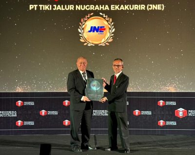 JNE Kembali Raih Penghargaan Courier of The Year di Indonesia Logistics Awards 2025