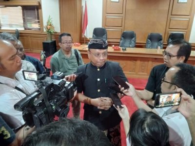 WhatsApp Image 2025-10-24 at 15.07.46_5d728bdc Target PAD Badung 2025 Diprediksi Tak Tercapai, Dewan Minta Realistis ke Depan