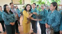 Gencarkan "Hatinya PKK", TP PKK Badung Serahkan Bibit Tanaman ke Dua Kecamatan