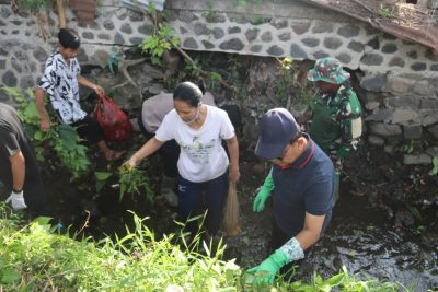Hadapi Cuaca Ekstrem, Bupati Sutjidra Gerakkan Buleleng Bersih Sungai