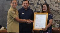 Pemkab Buleleng Serahkan 34 Sertifikat Hak Kekayaan Intelektual (HKI), Soroti Penguatan Karya Kreator Disabilitas