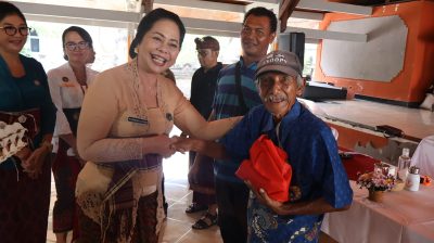 TP PKK Buleleng Gelar Aksi Menyapa dan Berbagi untuk Veteran dan Petugas Kebersihan