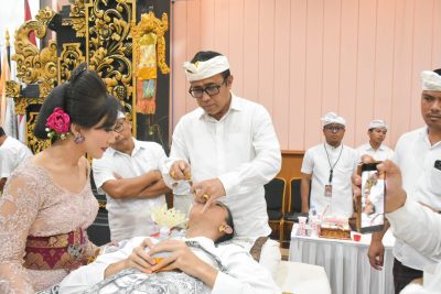 Diikuti 87 Peserta, Jaya Negara Apresiasi Upacara Menek Kelih dan Mepandes Yayasan Dwijendra