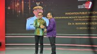 Gubernur Koster Terima Penghargaan Innovation Public Official Leader