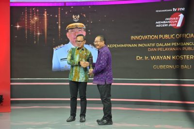 Gubernur Koster Terima Penghargaan Innovation Public Official Leader