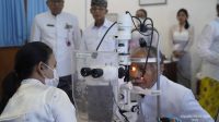 Bupati Satria Hadiri Pemeriksaan Kesehatan Gratis Para Sulinggih