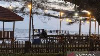 Glamping mengasyikkan di Pantai Ambalat