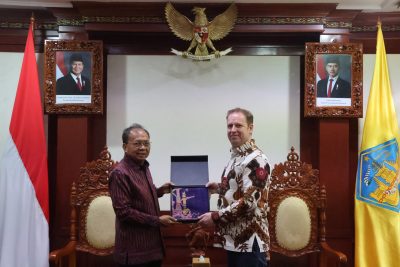 Wayan Koster