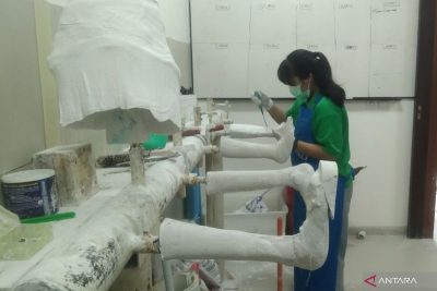 Menengok produksi kaki palsu di Bali
