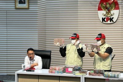 KPK sita Rp2,6 miliar dari Bupati Pati Sudewo dan tiga tersangka lain