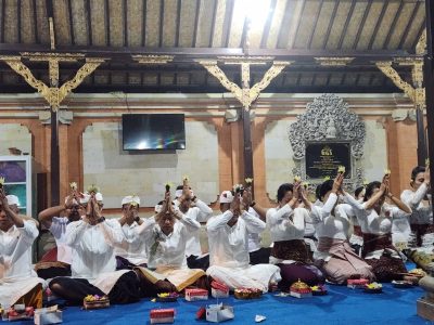 Bupati Bangli Hadiri Persembahyangan Siwa Ratri