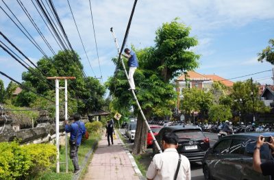 Pemkab Buleleng Tertibkan Kabel Fiber Optik Semrawut, Jalan Pramuka Jadi Titik Awal