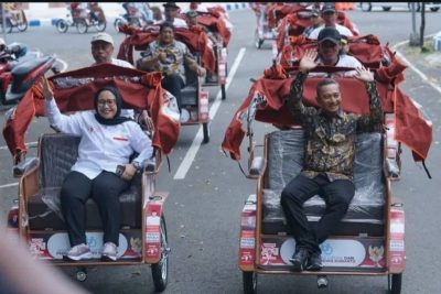 100 Tukang Becak Pacitan Terima Bantuan Becak Listrik dari Presiden