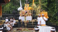 Bupati Adi Arnawa Bantu Pembangunan dan Melaspas Tempat Melasti Desa Adat Abiansemal