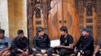 Penghargaan Tertib Administrasi, Wabup Badung Serahkan Akta Kematian