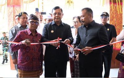 Bupati Buleleng Resmikan Kantor Perbekel Desa Poh Bergong, Dorong Pelayanan Publik