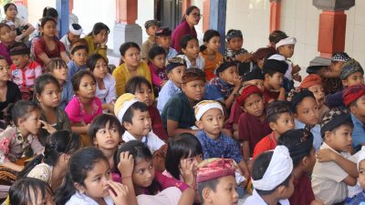 Diskominfosanti Buleleng Edukasi Siswa SDN 4 Kaliuntu Gunakan Media Sosial Secara Bijak