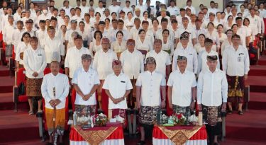 Gubernur Bali Wayan Koster