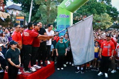 Diikuti 10 Ribu Peserta, Wawali Arya Wibawa Lepas Jalan Sehat Serangkaian HUT Ke-238 Kota Denpasar