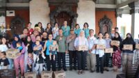 Wabup Supriatna Serahkan Bantuan Makanan Tambahan untuk Balita Stunting dan Ibu Hamil di Banyuasri
