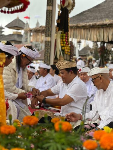 Bupati Sedana Arta