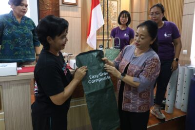 248 Kader TP PKK dan Posyandu Kecamatan Denbar Ikuti Penguatan Literasi Pengelolaan Sampah