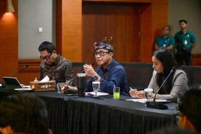 Wali Kota Jaya Negara dan Wawali Arya Wibawa Kompak Terima Aspirasi BEM Se-Kota Denpasar