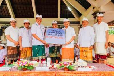 Bupati Adi Arnawa Hadiri Melaspas Pura Dalem Gede Abianbase