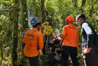 Tim SAR evakuasi pendaki WNA tersesat di Gunung Batukaru