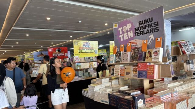 Warga Bali manfaatkan pameran buku buat alihkan anak dari gawai