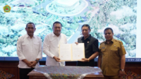 Bupati Gianyar Tandatangani MoU dengan KPU Gianyar
