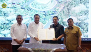 Bupati Gianyar Tandatangani MoU dengan KPU Gianyar