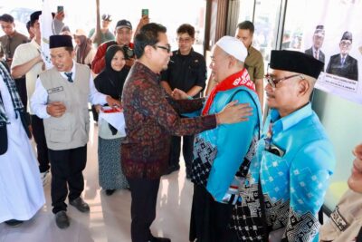 Wawali Kota Arya Wibawa Lepas 261 Calon Jamaah Haji Kota Denpasar