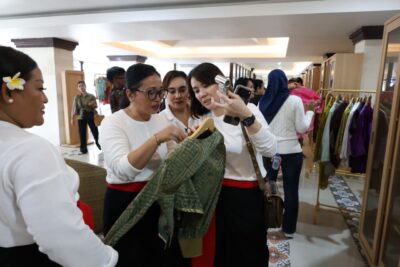 Ladies Program Rakerkomwil IV APEKSI ke-21, Puri Jero Kuta dan Pasar Kumbasari Suguhkan Kekayaan Seni dan Tradisi Budaya Bali