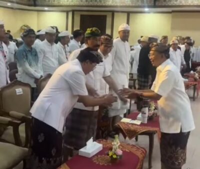 Made Sunarta Hadiri Penutupan Loka Sabha VI Pratisentana Bandesa Manik Mas di Puspem Badung